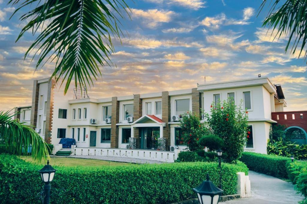 רמנגר 5 Senses Corbett Richness Luxuries Resort ! Destination Wedding & Corporate Events מראה חיצוני תמונה